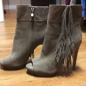 Fringe heels